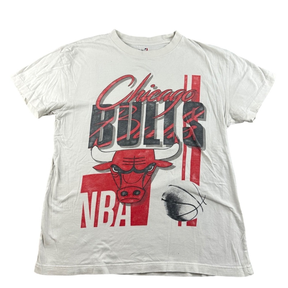 Abercrombie & Fitch Chicago Bulls T-Shirt Medium White Relaxed Graphic Logo NBA